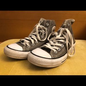 Gray converse high tops